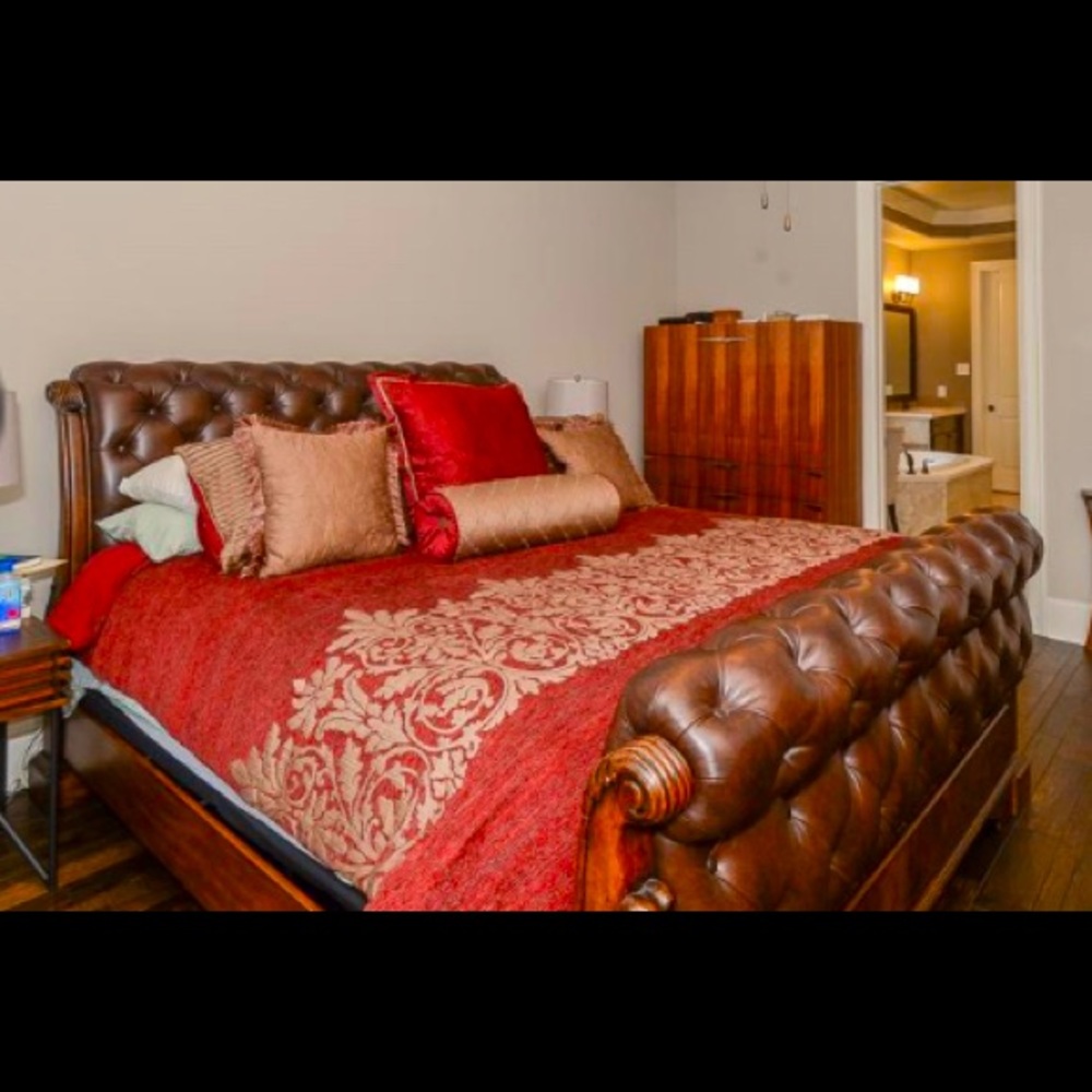 King size comforter and pillows